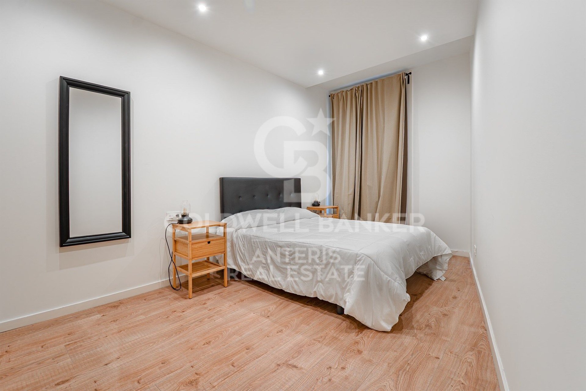 Apartamento en Barcelona, España 3 dormitorios, 141 m2 No. 157264