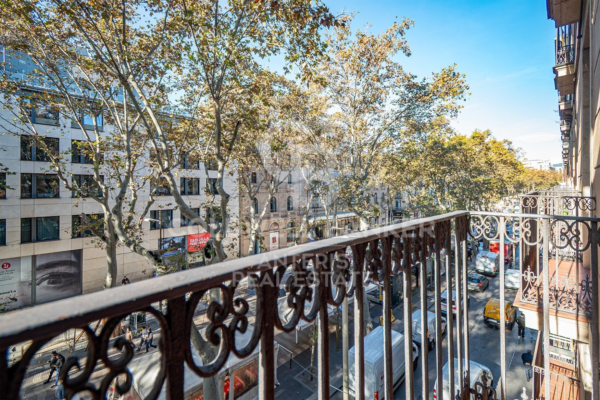 Apartamento en Barcelona, España 3 dormitorios, 141 m2 No. 157264
