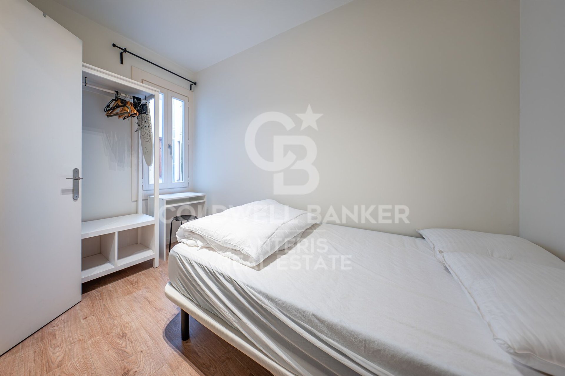 Apartamento en Barcelona, España 3 dormitorios, 141 m2 No. 157264