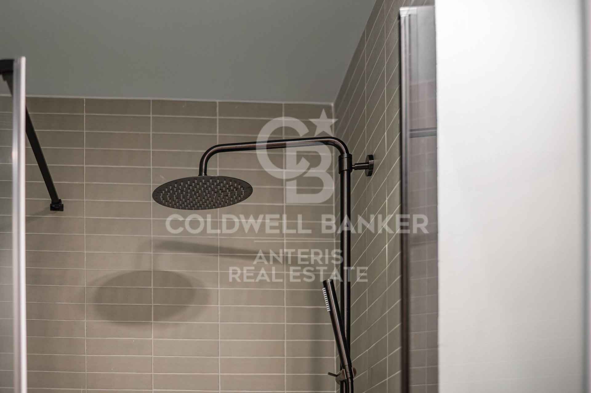 Apartamento en Barcelona, España 3 dormitorios, 141 m2 No. 157264