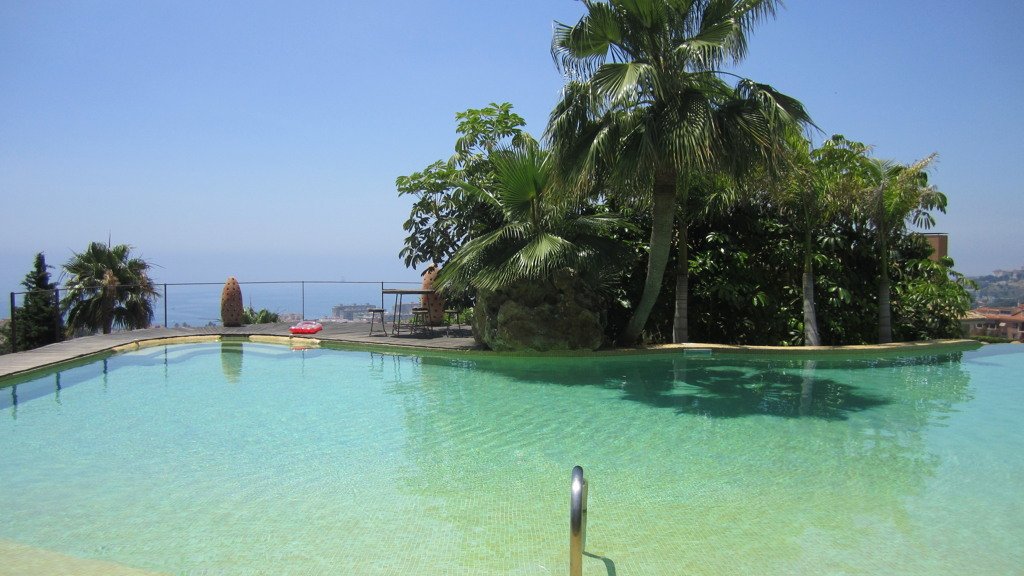 Villa in Malaga, Spain 3 bedrooms, 712 sq.m. No. 106545
