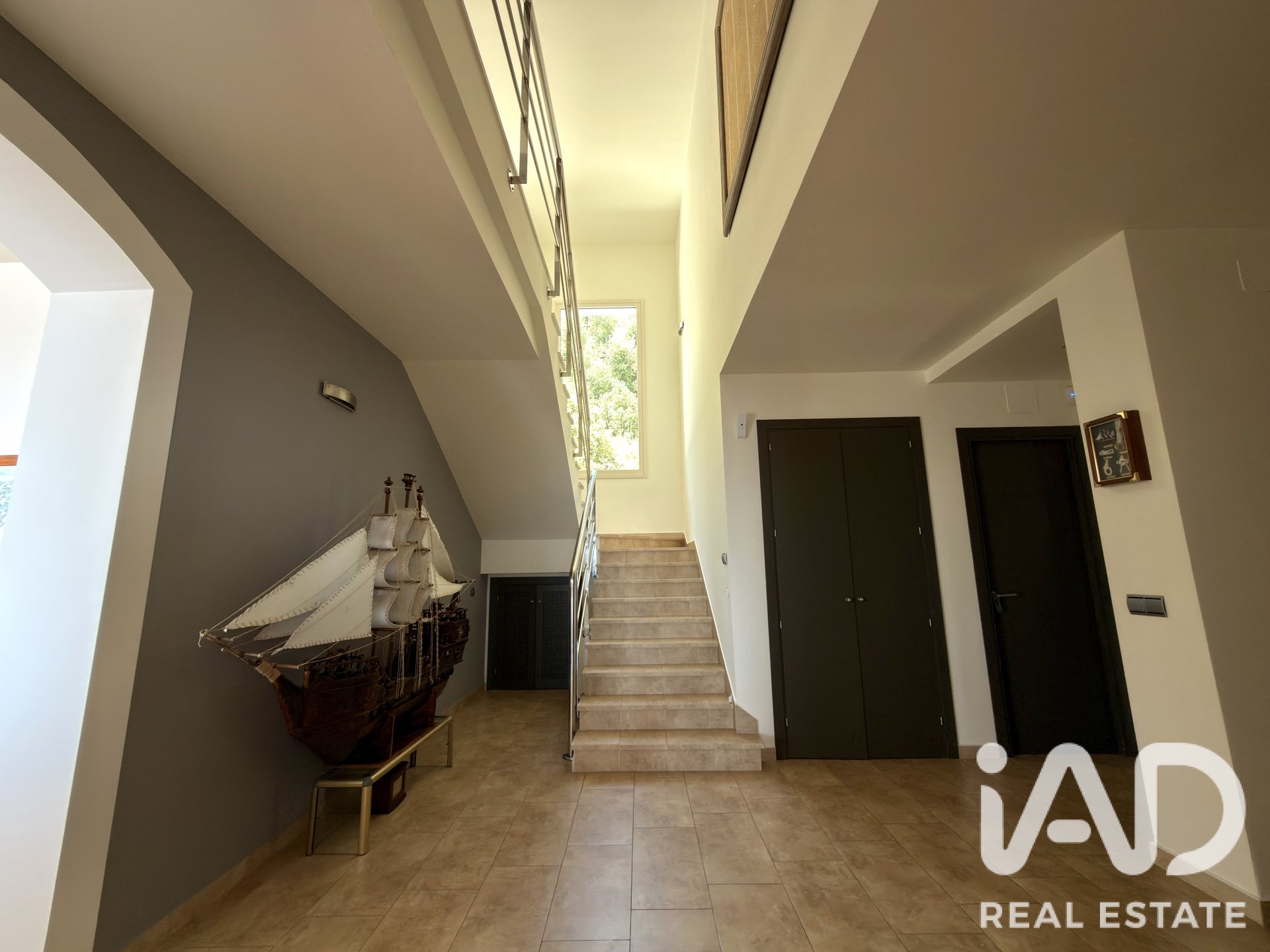 Talo Algeciras, Cadiz, Espanja 4 makuuhuonetta, 386 m2 No. 195768