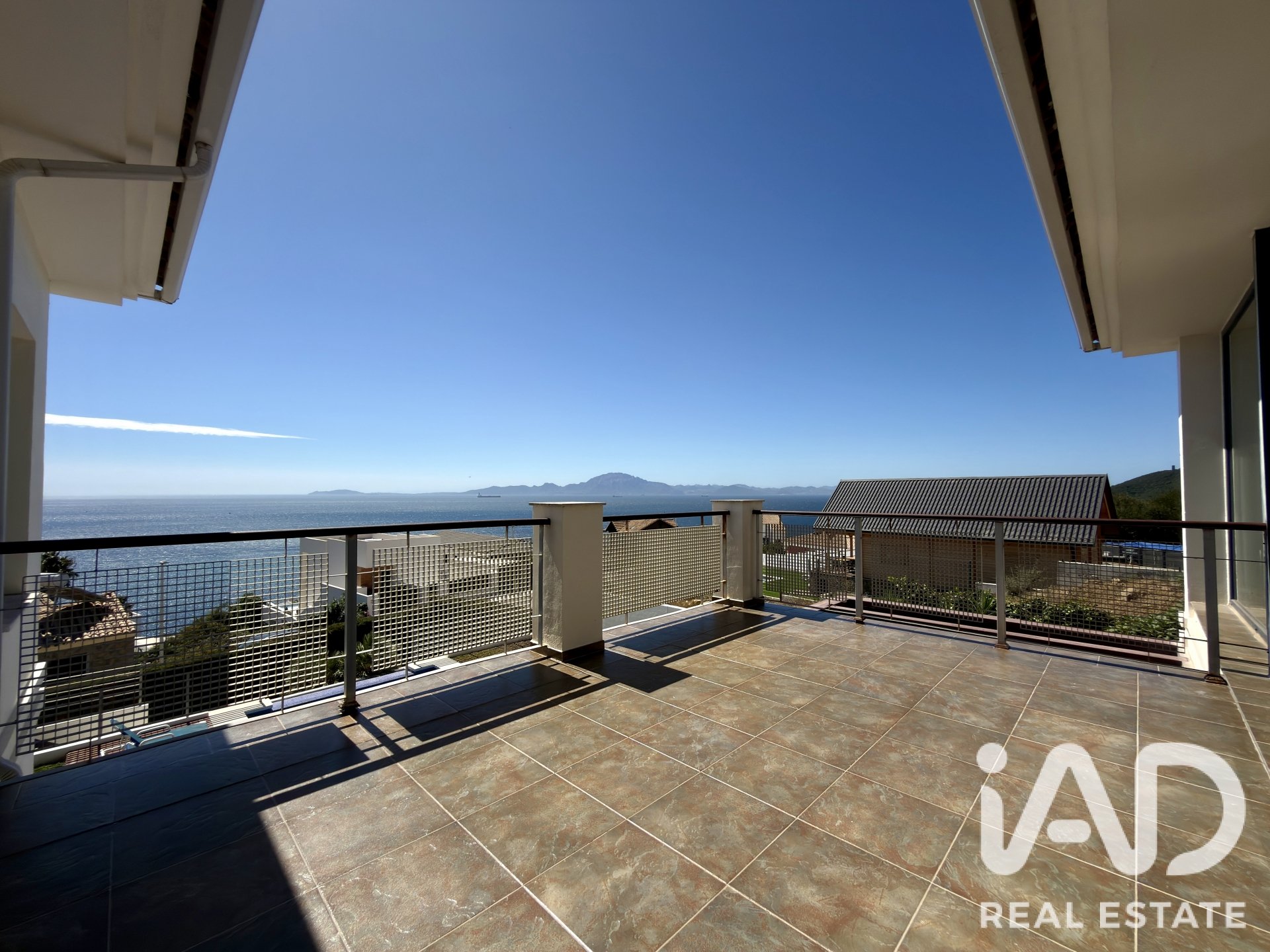 Talo Algeciras, Cadiz, Espanja 4 makuuhuonetta, 386 m2 No. 195768