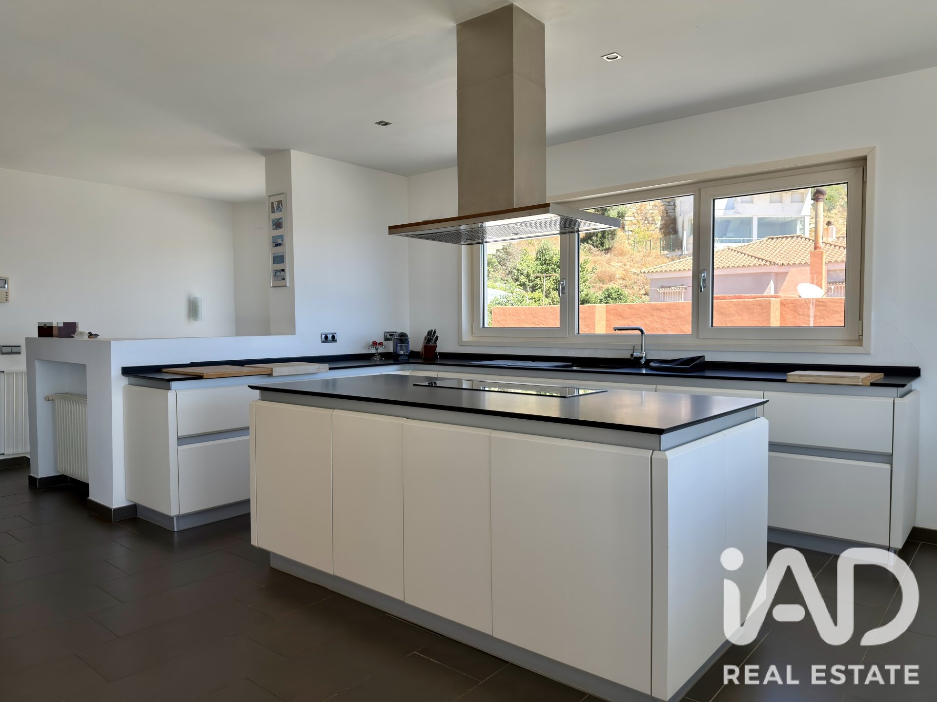 Talo Algeciras, Cadiz, Espanja 4 makuuhuonetta, 386 m2 No. 195768