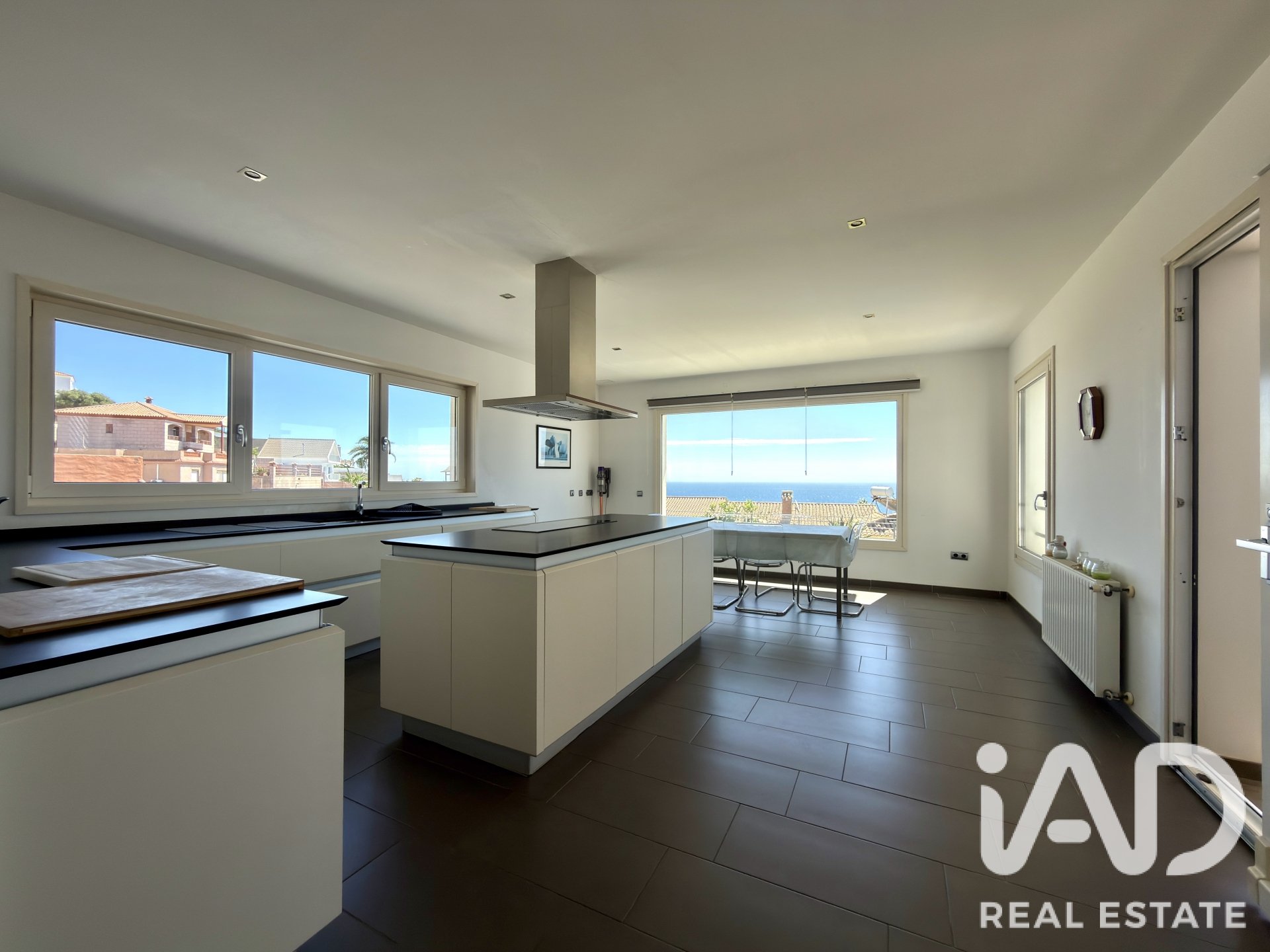 Talo Algeciras, Cadiz, Espanja 4 makuuhuonetta, 386 m2 No. 195768