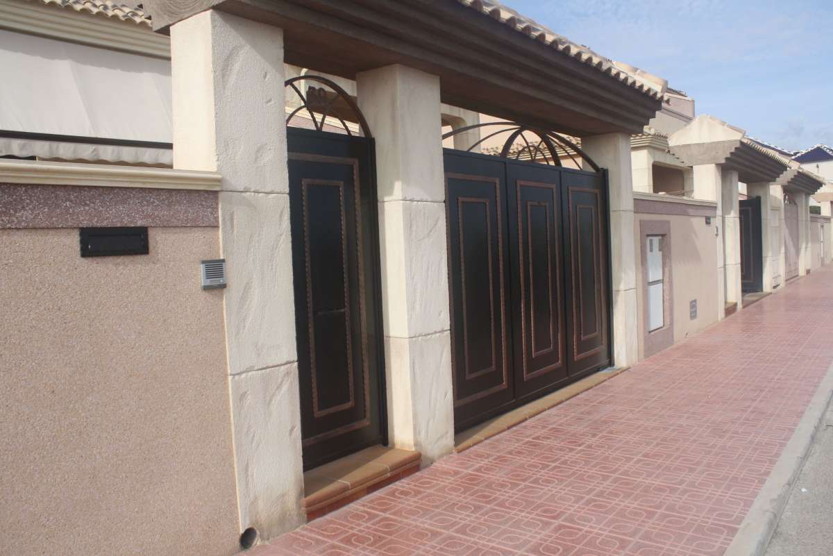 Talo Torrevieja, Alicante, Espanja 2 makuuhuonetta, 225 m2 No. 175291