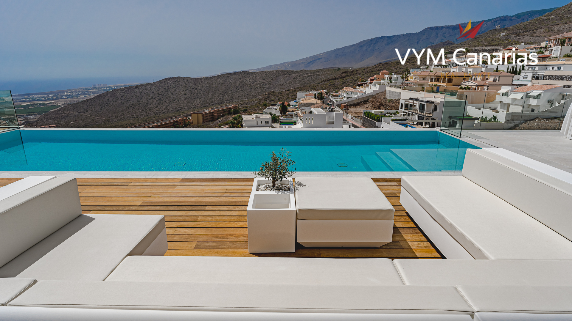 Villa in Torviscas, Tenerife, Spain 4 bedrooms, 202 sq.m. No. 164398