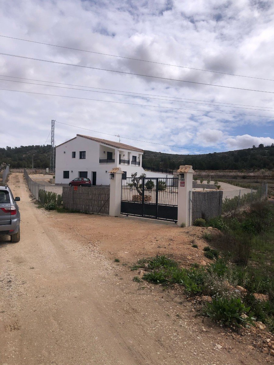 Huvila Pinoso, Alicante, Espanja 5 makuuhuonetta, 247 m2 No. 147038
