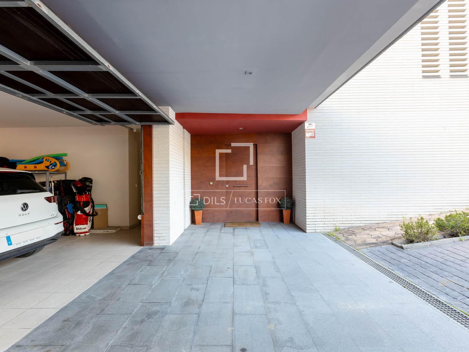 Villa in Vallromanes, Barcelona, Spain 5 bedrooms, 424 sq.m. No. 161436