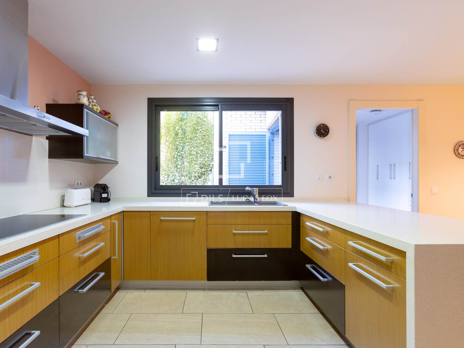 Villa in Vallromanes, Barcelona, Spain 5 bedrooms, 424 sq.m. No. 161436
