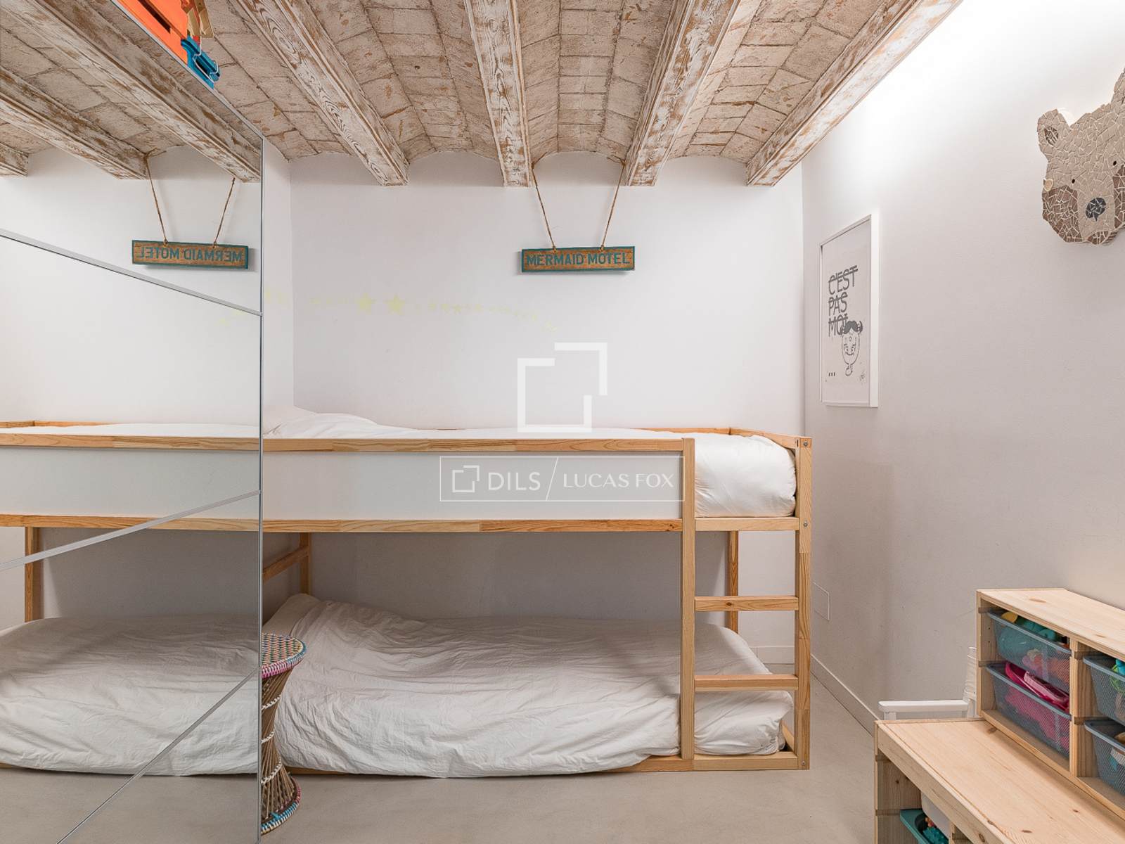 Apartment in Barcelona, Spain 3 bedrooms, 155 sq.m. No. 161437