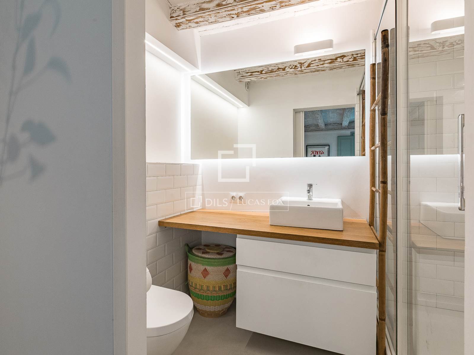 Apartment in Barcelona, Spain 3 bedrooms, 155 sq.m. No. 161437