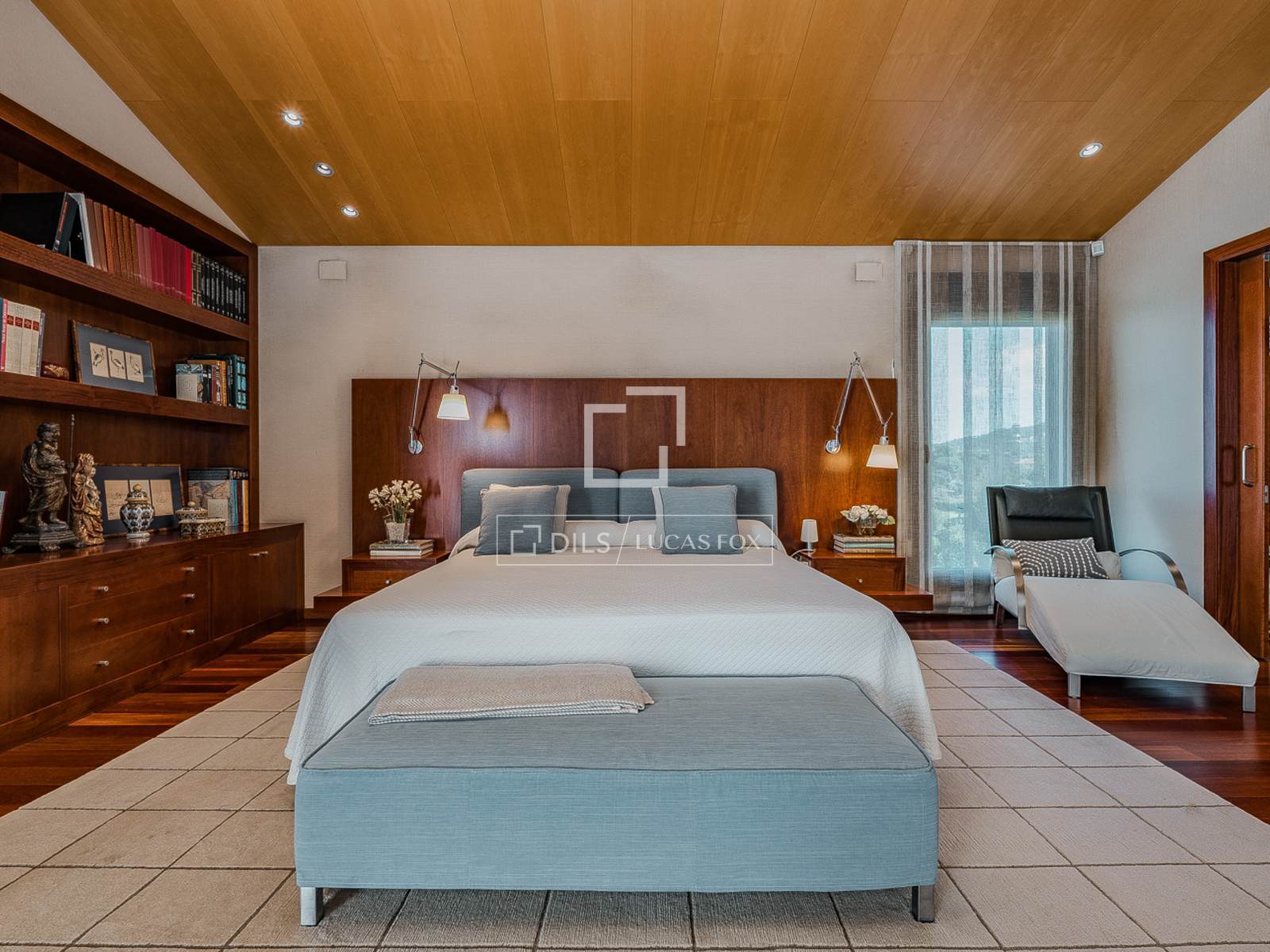 Villa in Barcelona, Spain 7 bedrooms, 659 sq.m. No. 161439