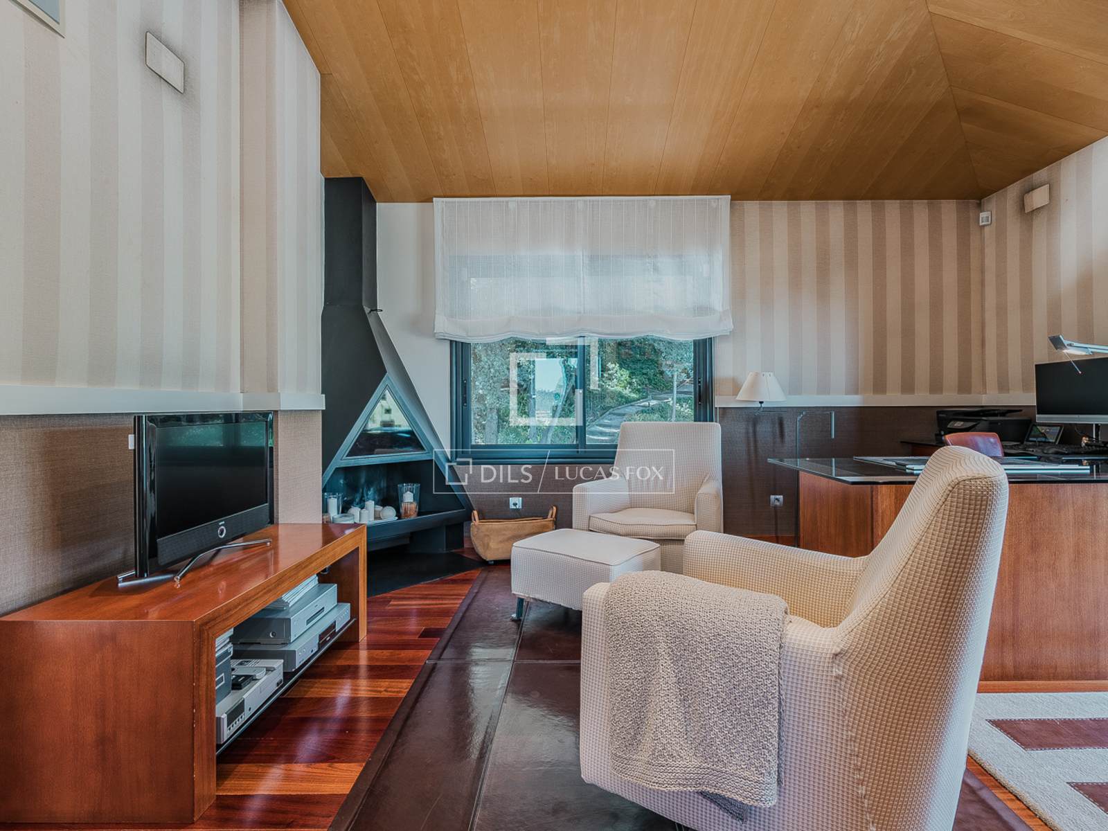 Villa in Barcelona, Spain 7 bedrooms, 659 sq.m. No. 161439