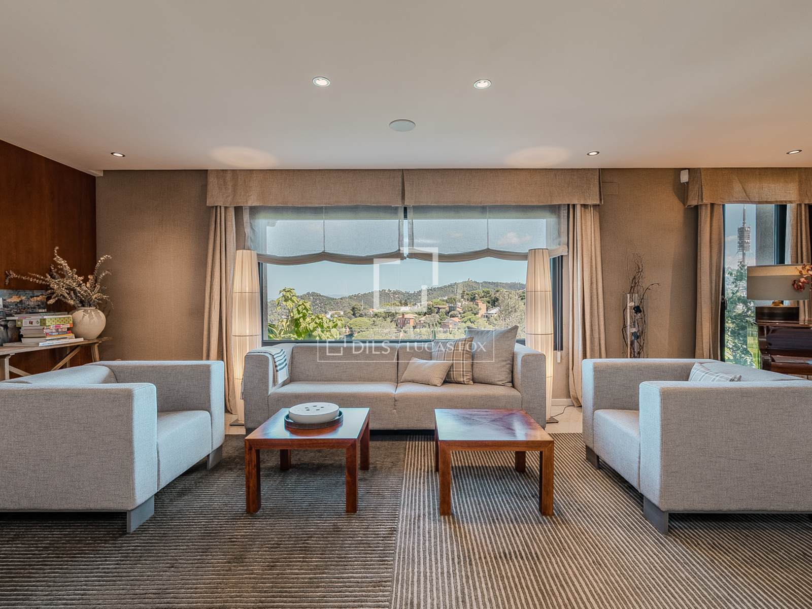 Villa in Barcelona, Spain 7 bedrooms, 659 sq.m. No. 161439