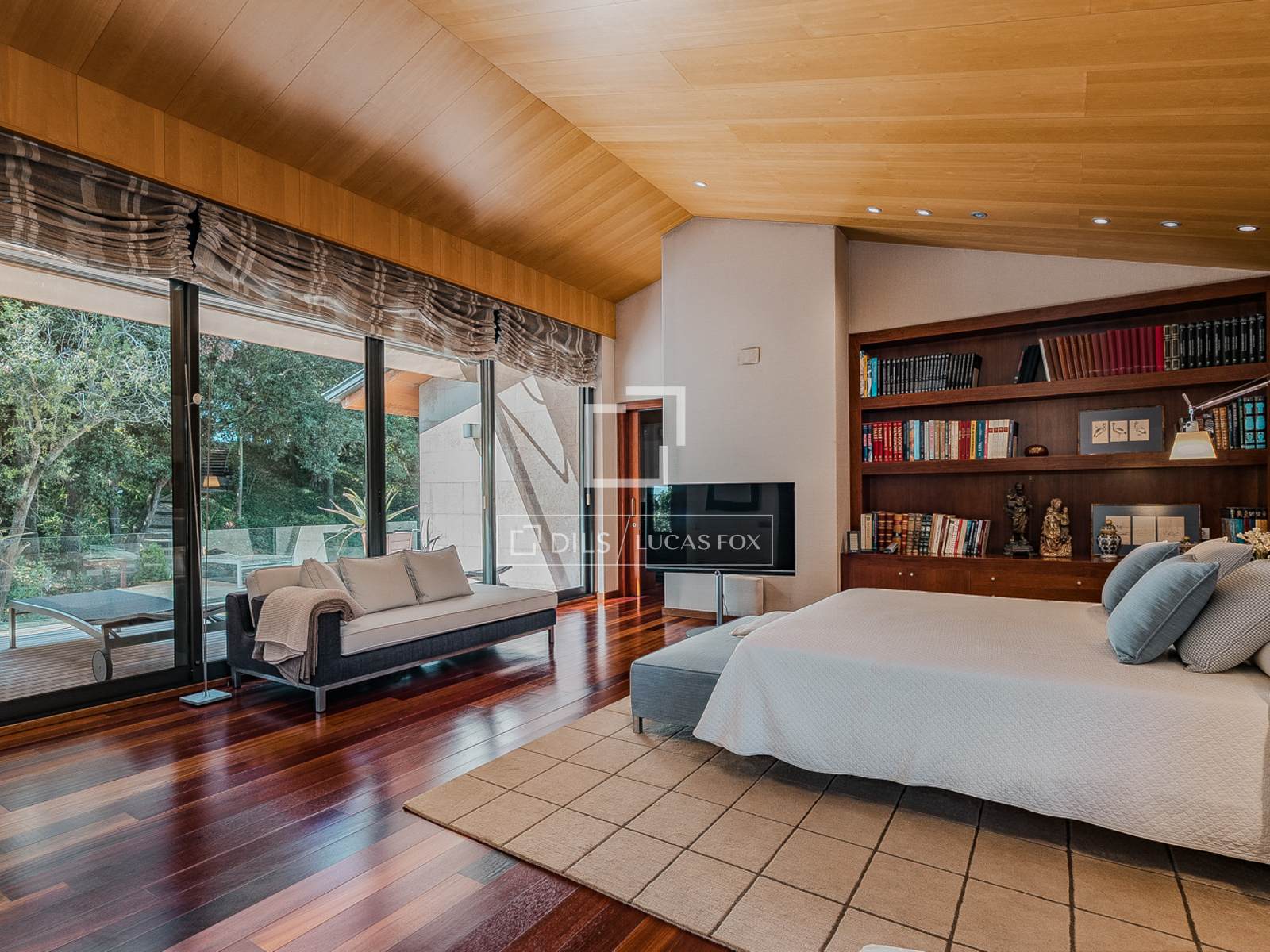 Villa in Barcelona, Spain 7 bedrooms, 659 sq.m. No. 161439