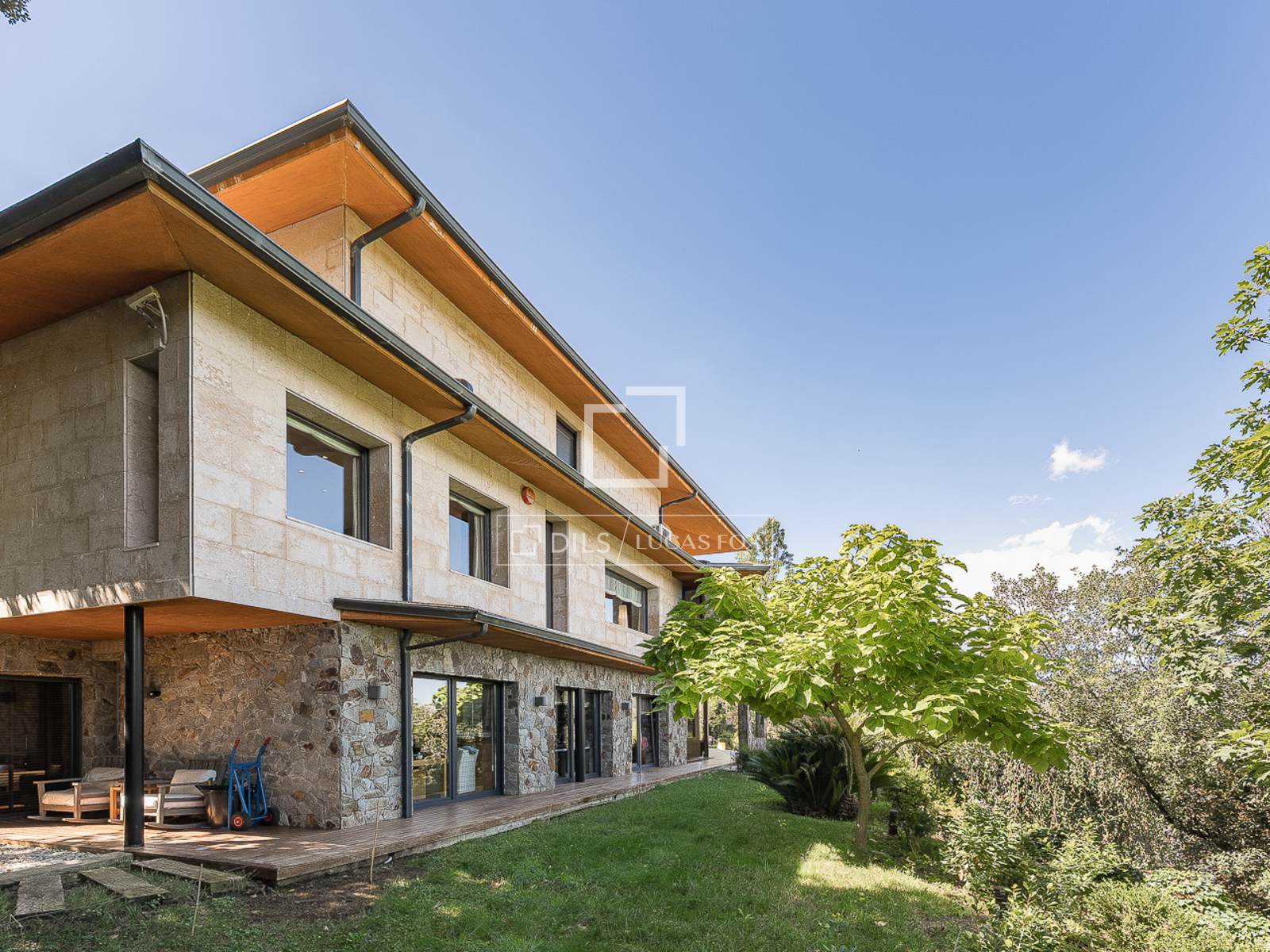 Villa in Barcelona, Spain 7 bedrooms, 659 sq.m. No. 161439