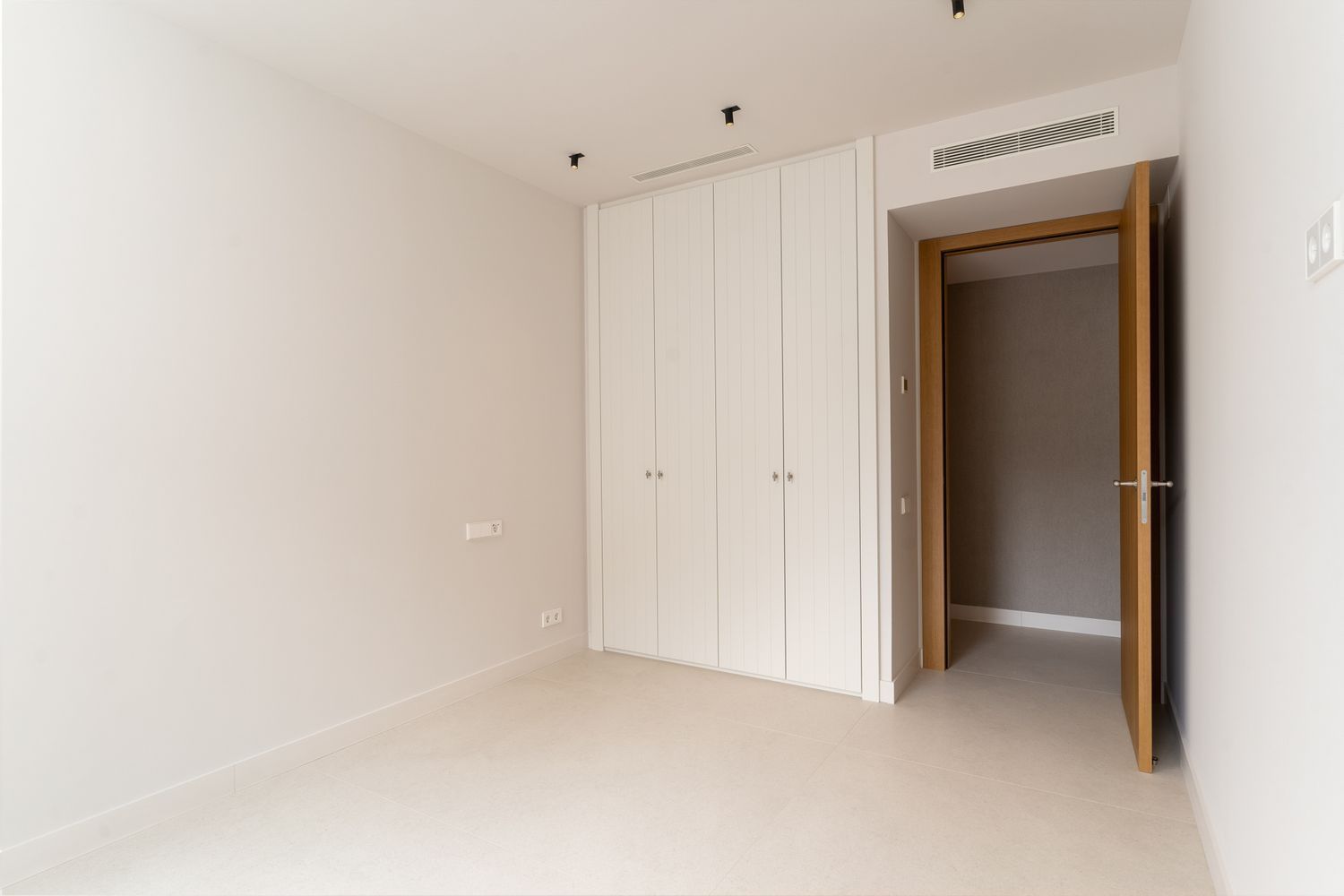 Wohnung in Barcelona, Spanien 4 Schlafzimmer, 201 m2 Nr. 160991