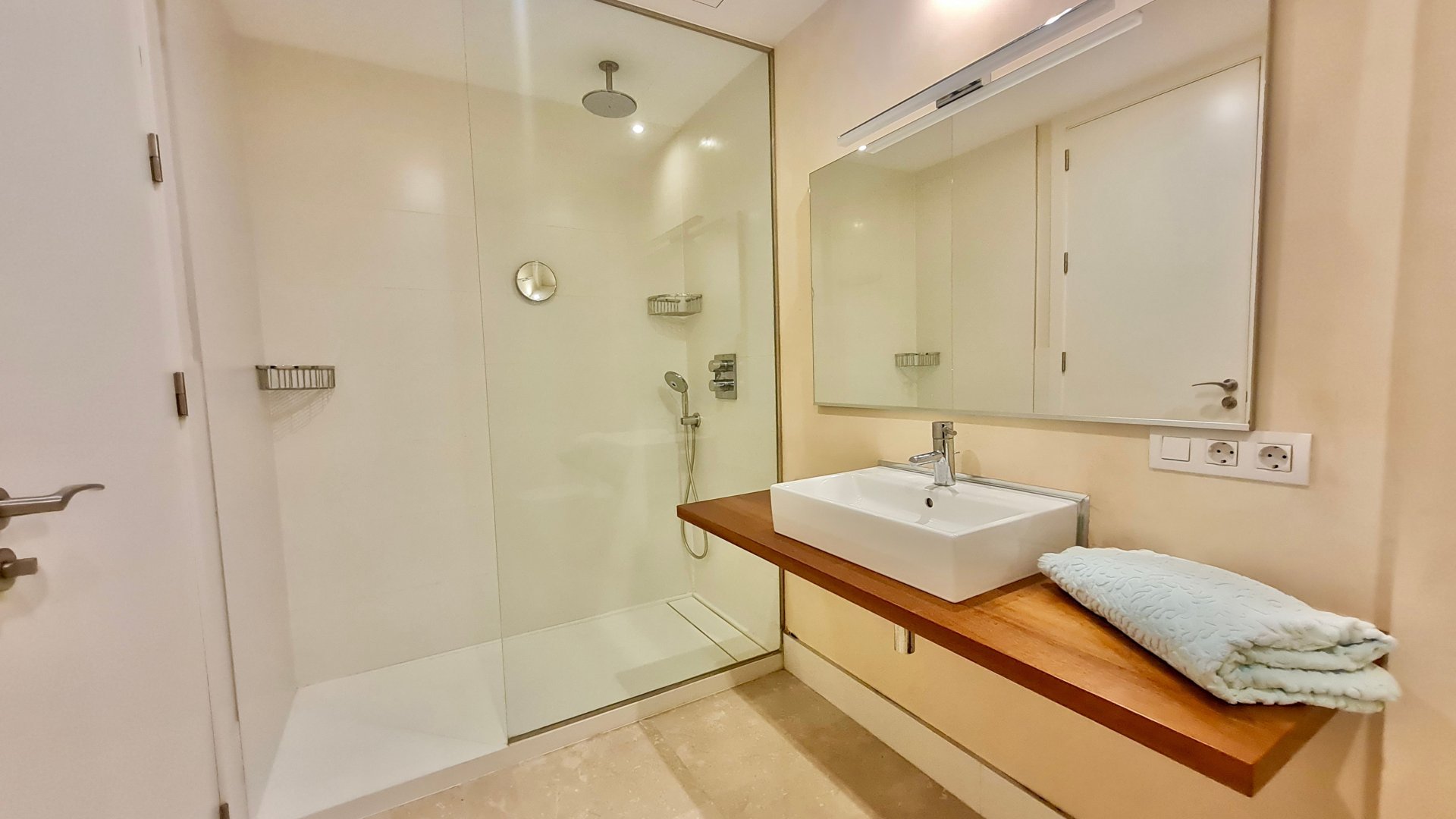 Apartment in Bendinat, Mallorca, Spain 2 bedrooms, 136 sq.m. No. 179413