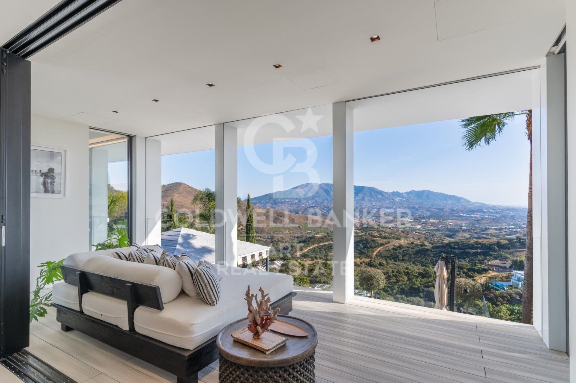 Villa in Ojen, Malaga, Spain 6 bedrooms, 437 sq.m. No. 156786