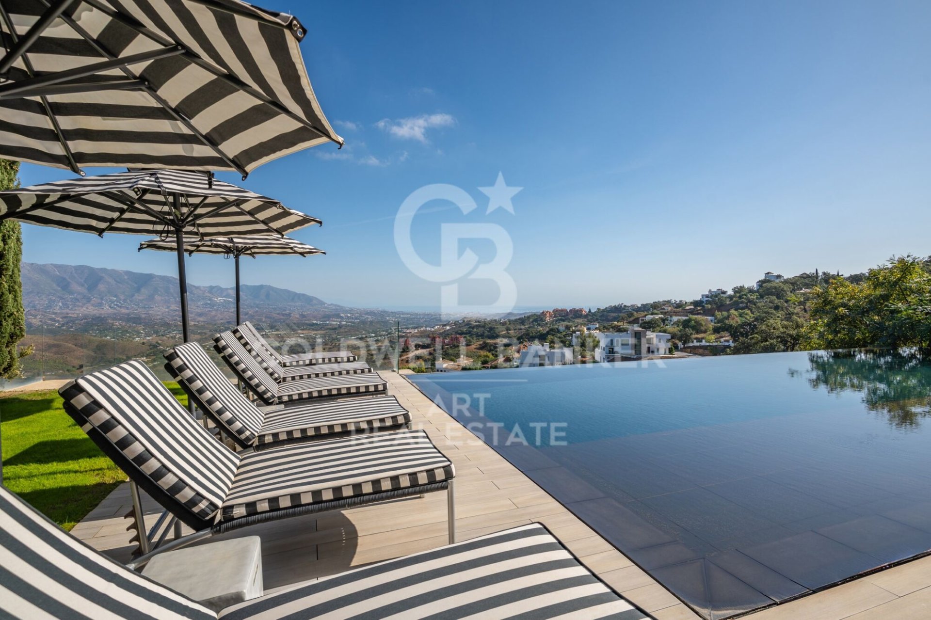 Villa in Ojen, Malaga, Spain 6 bedrooms, 437 sq.m. No. 156786