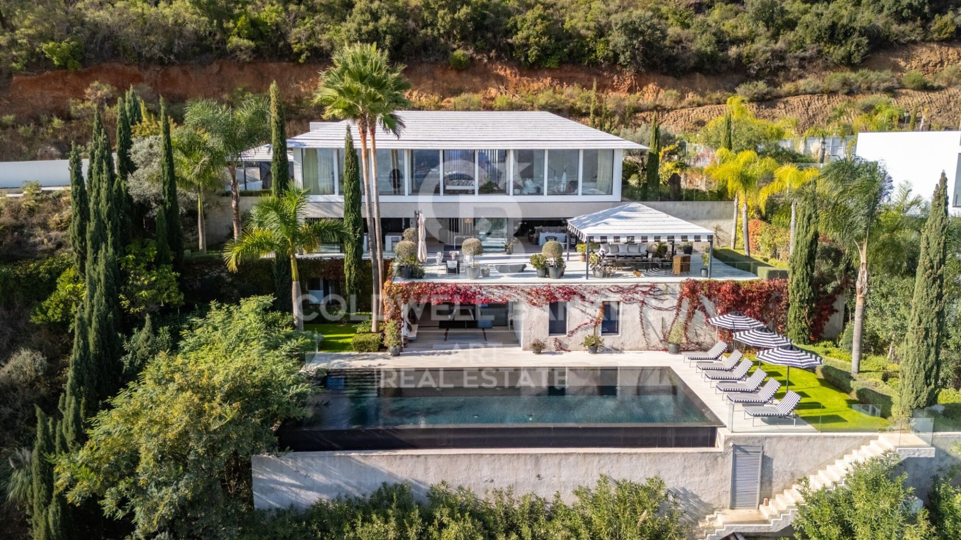 Villa in Ojen, Malaga, Spain 6 bedrooms, 437 sq.m. No. 156786