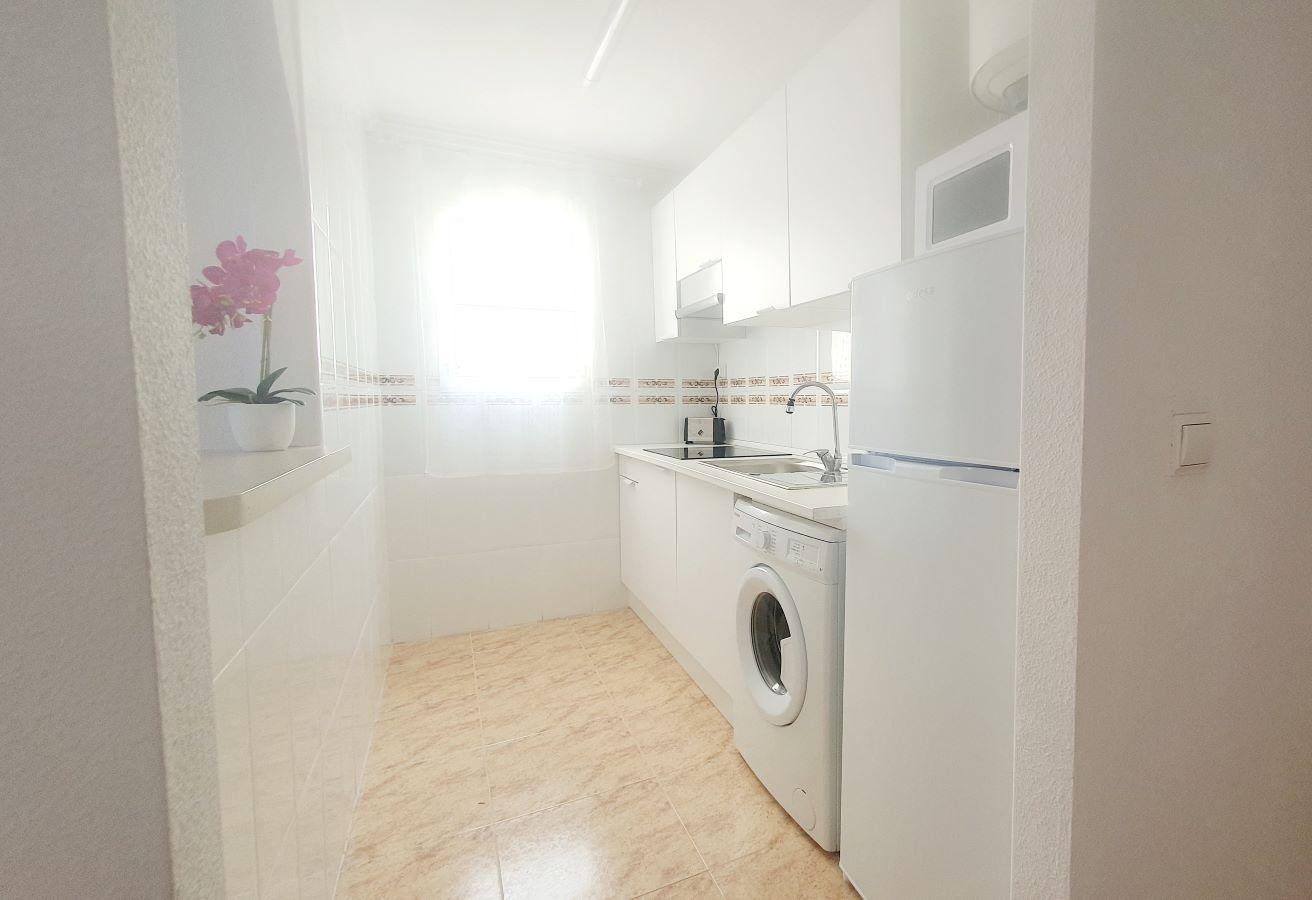 Huoneisto Torrevieja, Alicante, Espanja 1 makuuhuone, 59 m2 No. 184451