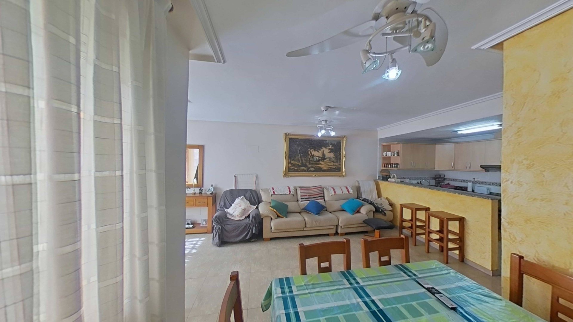 Apartment à Torrevieja, Alicante, Espagne 4 chambres, 120 m2 No. 184450