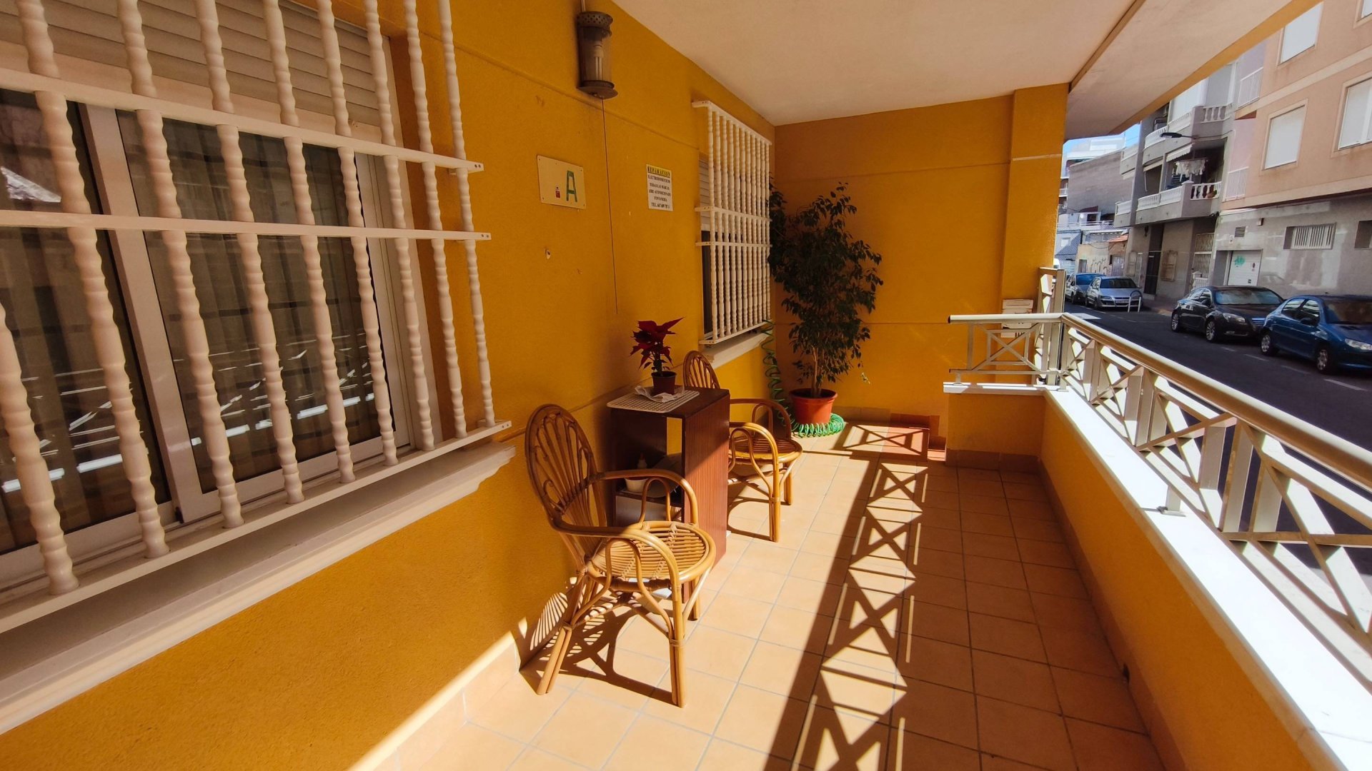 Apartment à Torrevieja, Alicante, Espagne 4 chambres, 120 m2 No. 184450