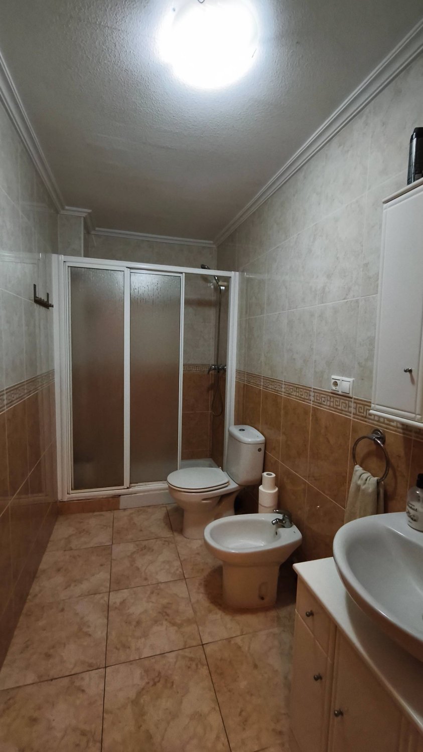 Apartment à Torrevieja, Alicante, Espagne 4 chambres, 120 m2 No. 184450
