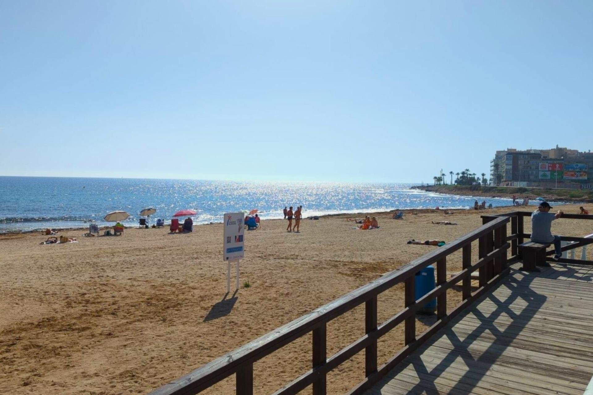 Lägenhet i Torrevieja, Alicante, Spanien 2 sovrum, 82 kvm. Nr. 144573
