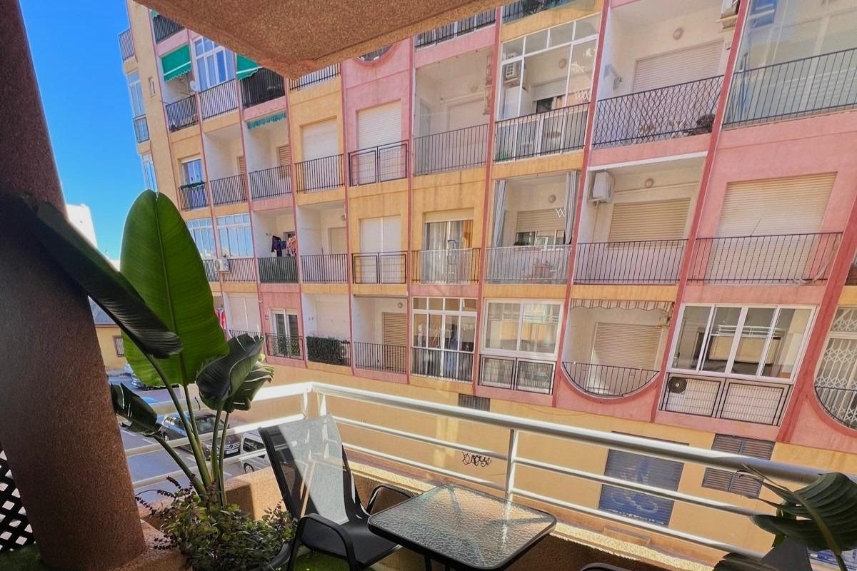 Lägenhet i Torrevieja, Alicante, Spanien 2 sovrum, 82 kvm. Nr. 144573