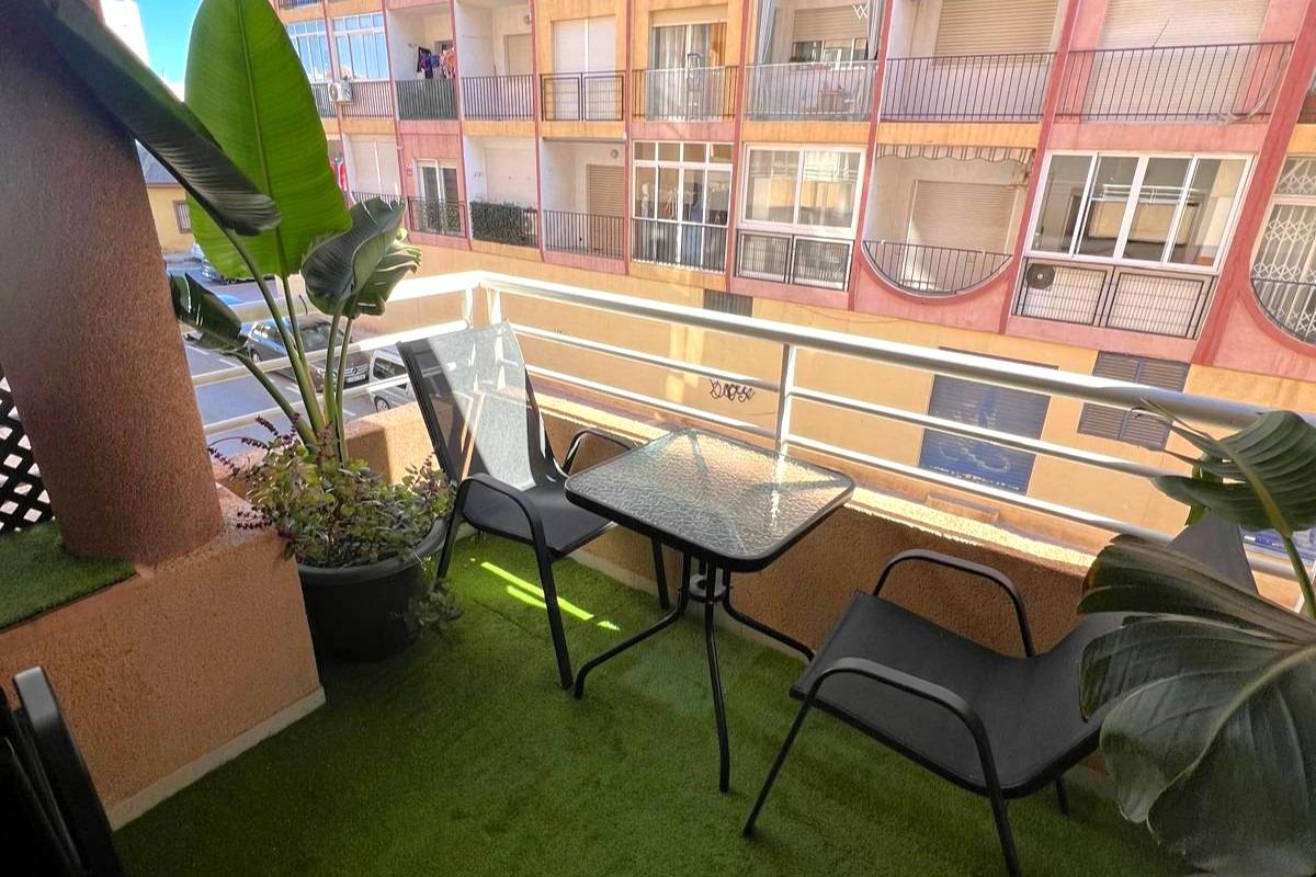 Lägenhet i Torrevieja, Alicante, Spanien 2 sovrum, 82 kvm. Nr. 144573