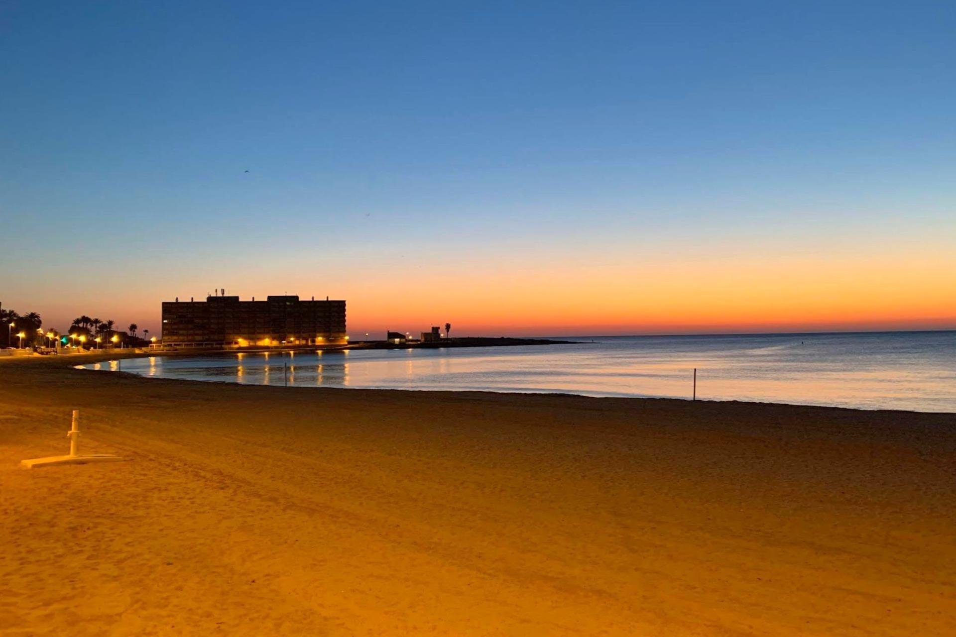 Lägenhet i Torrevieja, Alicante, Spanien 2 sovrum, 82 kvm. Nr. 144573