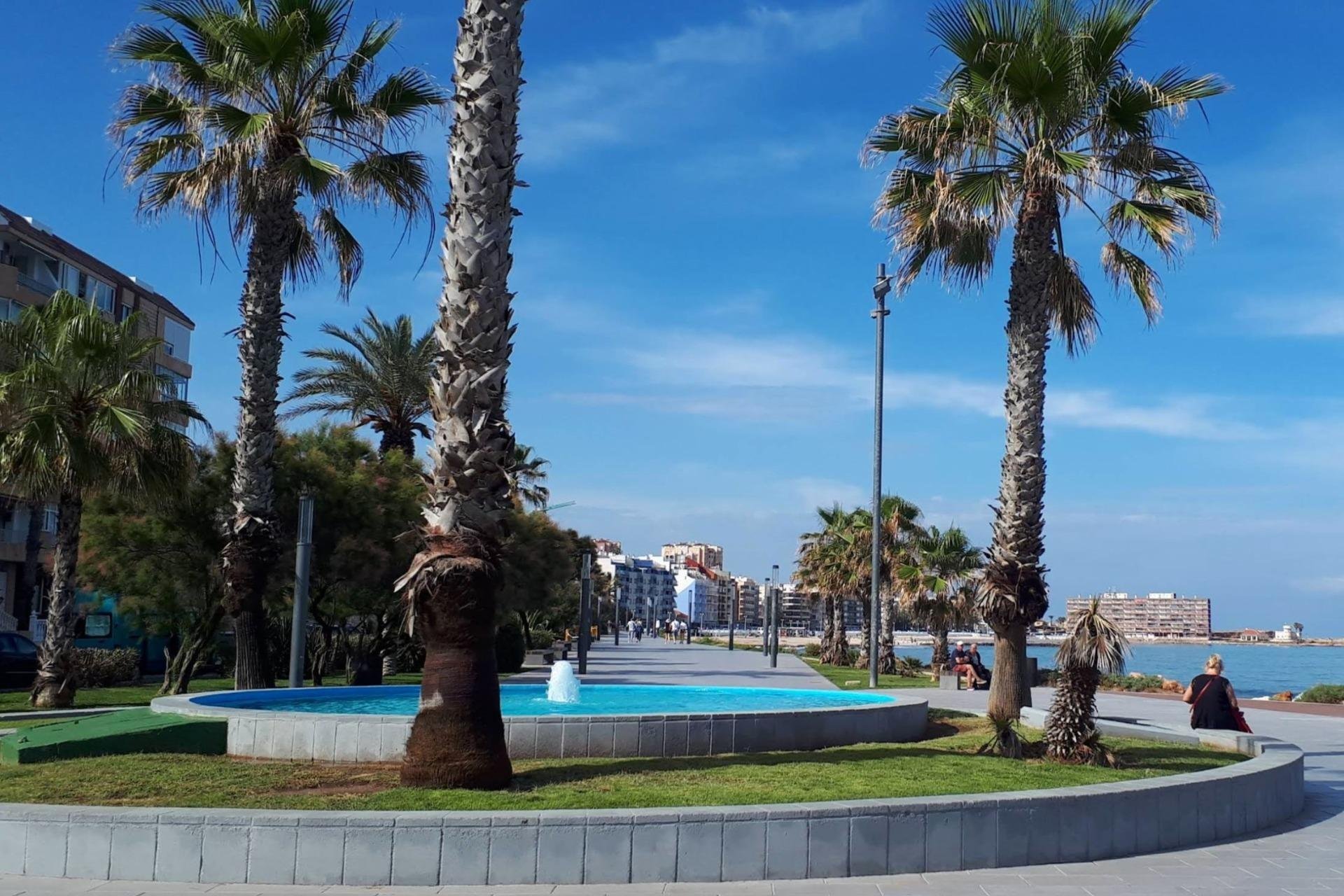 Lägenhet i Torrevieja, Alicante, Spanien 2 sovrum, 82 kvm. Nr. 144573