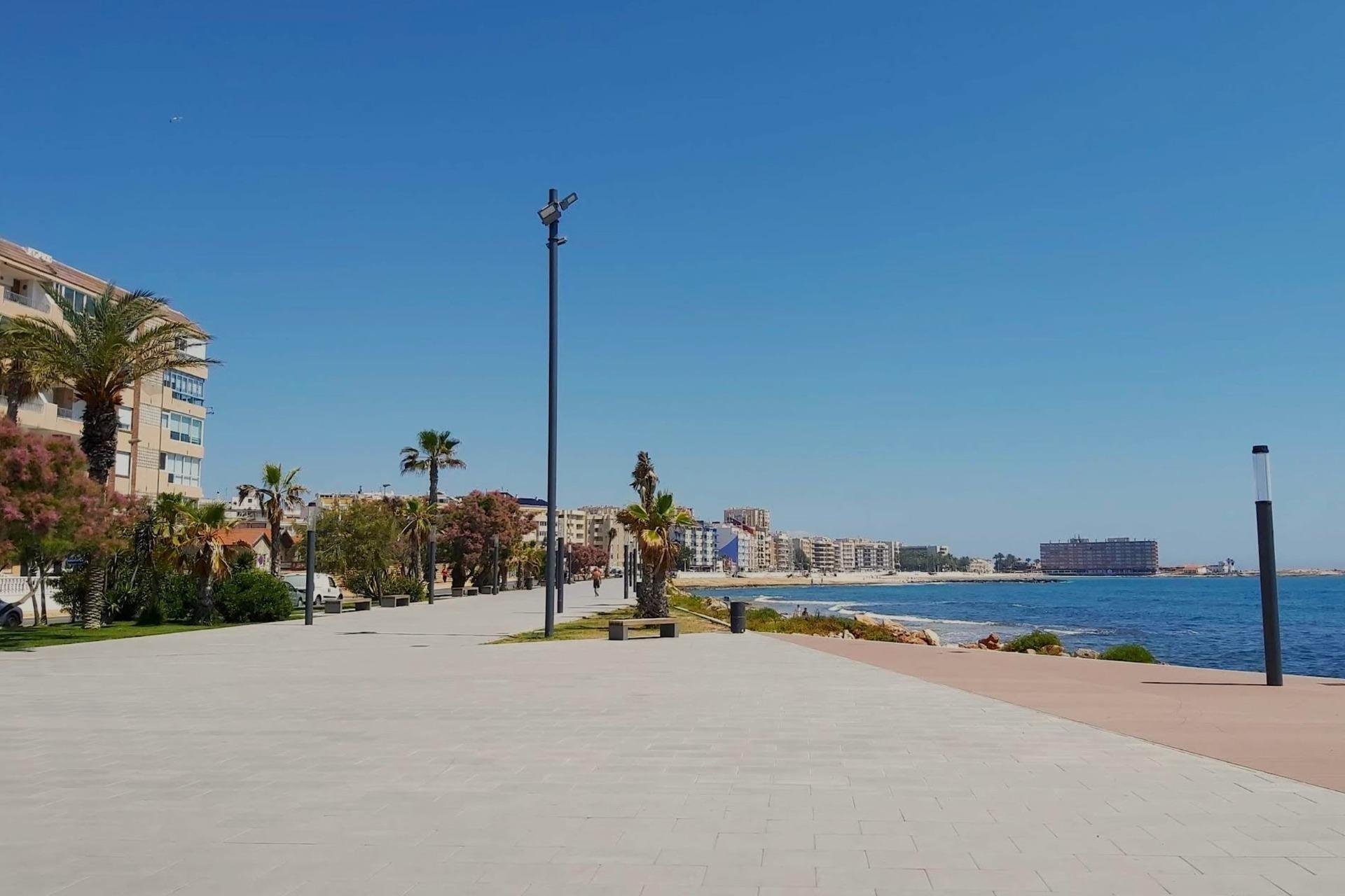 Lägenhet i Torrevieja, Alicante, Spanien 2 sovrum, 82 kvm. Nr. 144573
