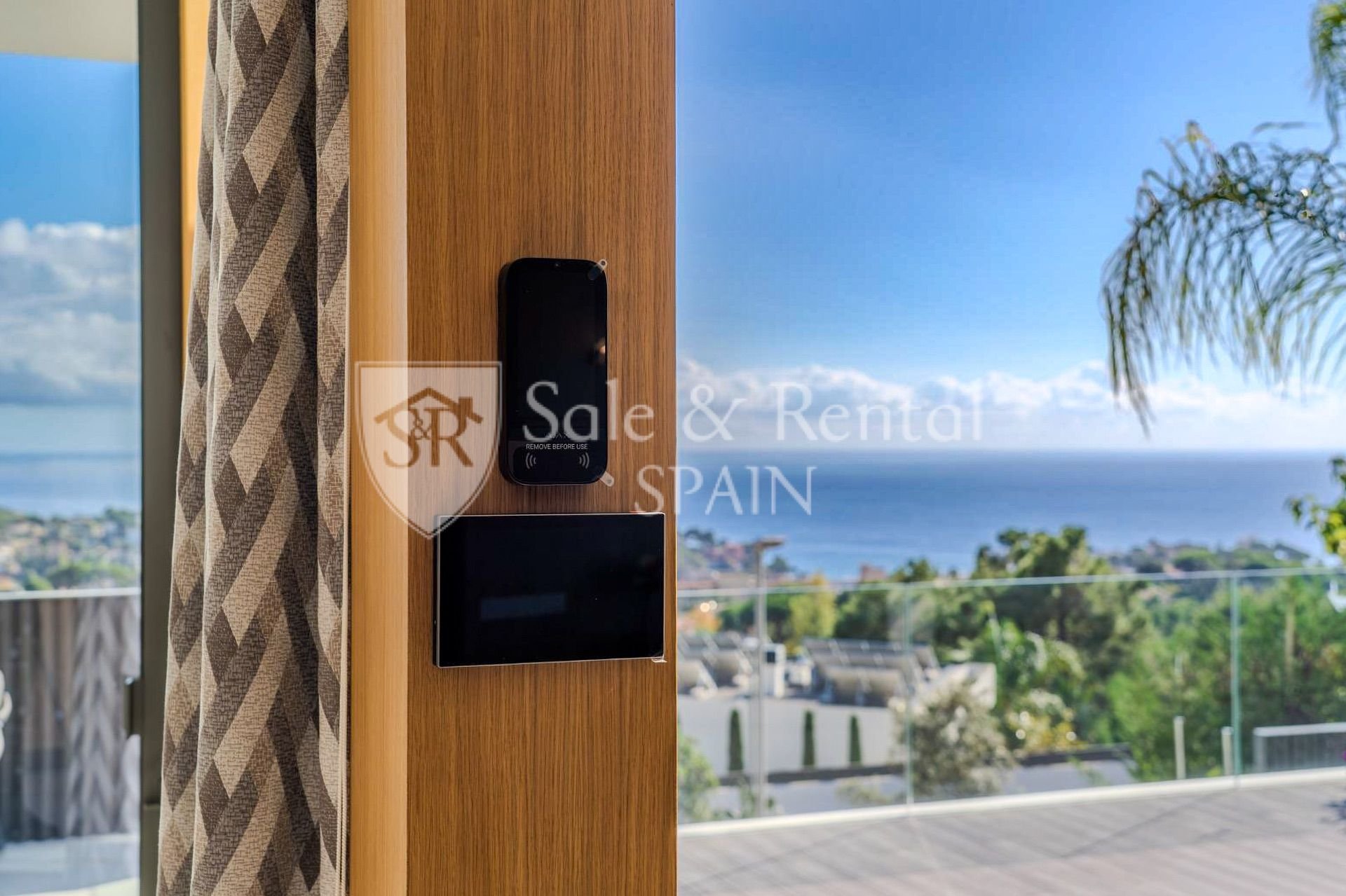 Talo Lloret de Mar, Girona, Espanja 3 makuuhuonetta, 222 m2 No. 168068