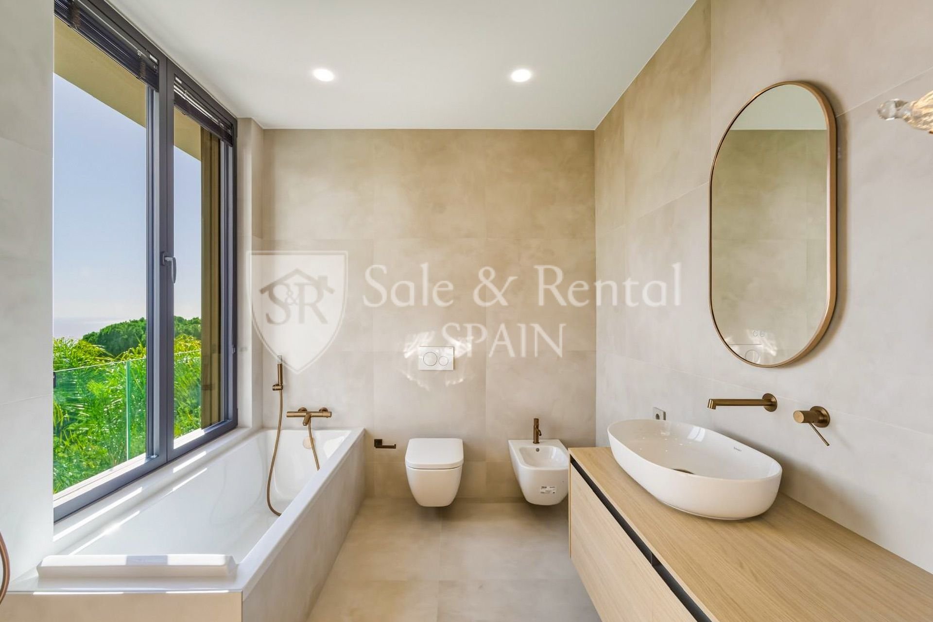 Talo Lloret de Mar, Girona, Espanja 3 makuuhuonetta, 222 m2 No. 168068