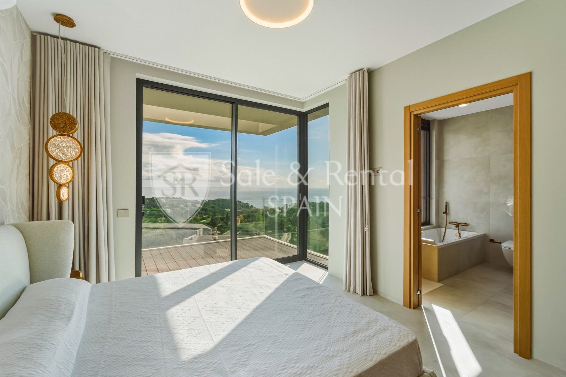Talo Lloret de Mar, Girona, Espanja 3 makuuhuonetta, 222 m2 No. 168068