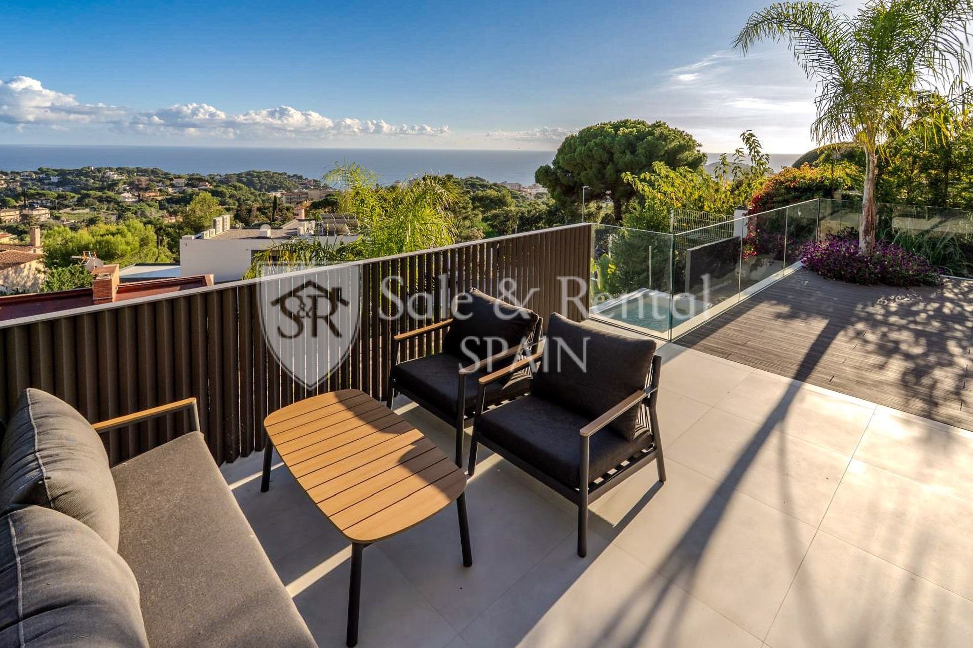 Talo Lloret de Mar, Girona, Espanja 3 makuuhuonetta, 222 m2 No. 168068
