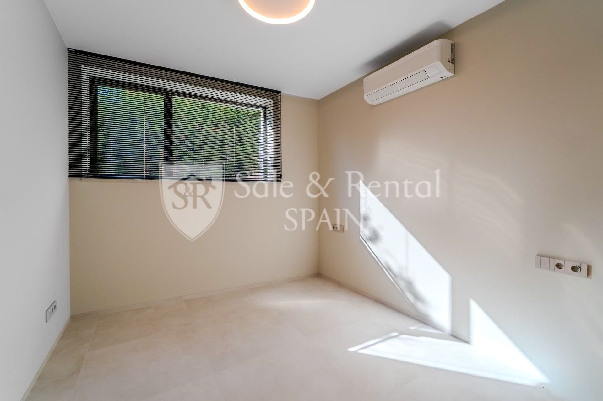 Talo Lloret de Mar, Girona, Espanja 3 makuuhuonetta, 222 m2 No. 168068