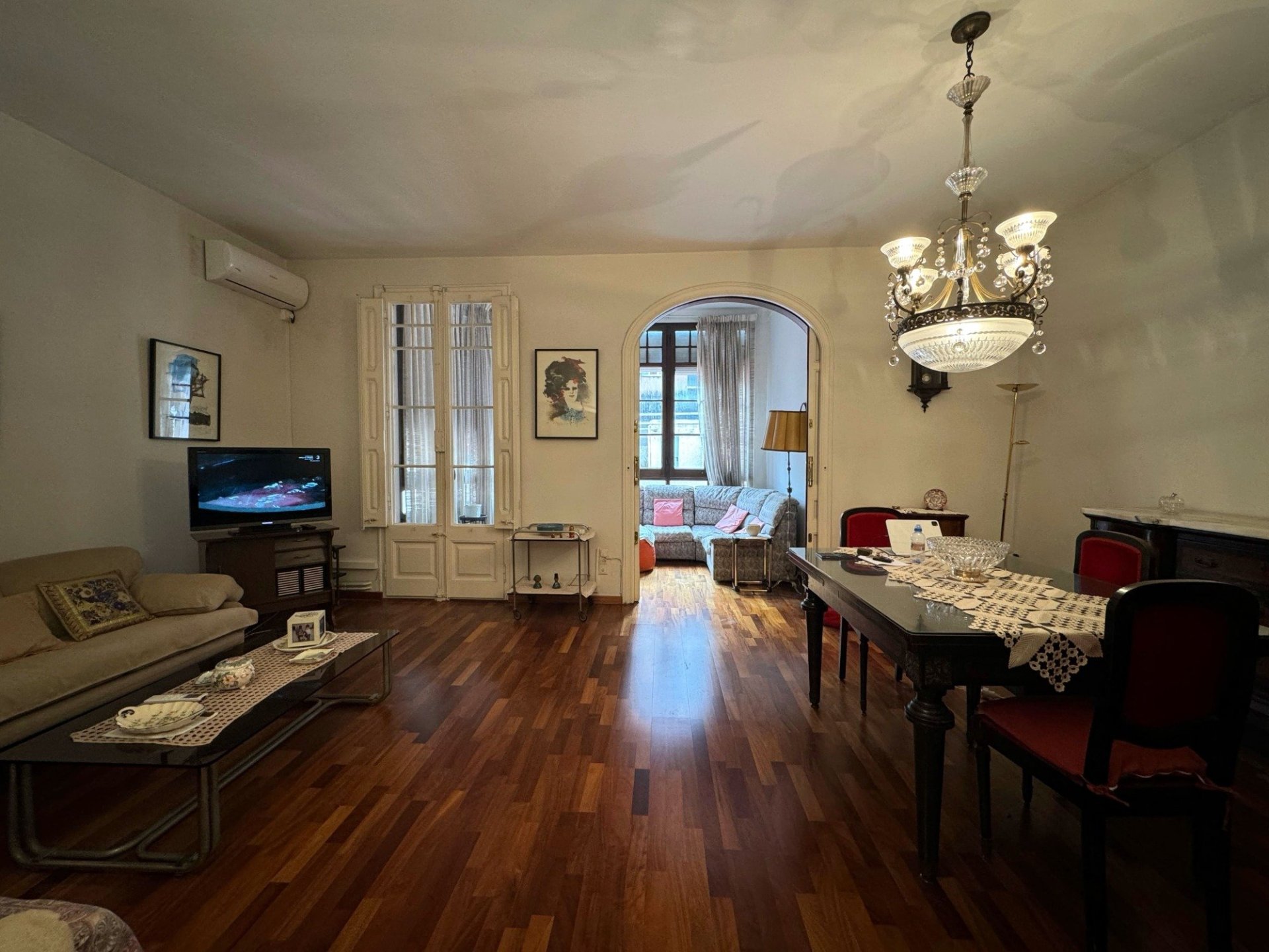 Dzīvoklis Barcelona, Spānijā 5 istabas, 136 m2 Nr. 180529