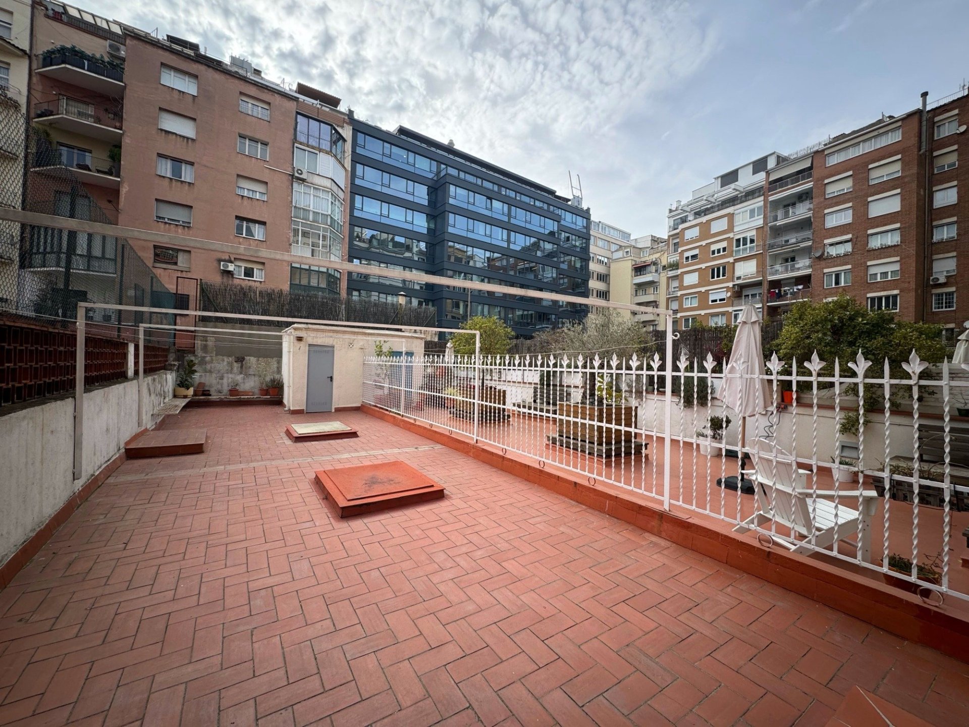 Dzīvoklis Barcelona, Spānijā 5 istabas, 136 m2 Nr. 180529