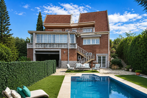 Villa en Tarragona, España 6 dormitorios, 500 m2 No. 180526