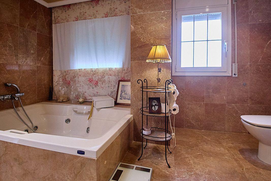 Villa en Tarragona, España 6 dormitorios, 500 m2 No. 180526