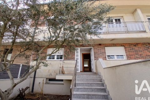 Talo Villares de la Reina, Salamanca, Espanja 4 makuuhuonetta, 309 m2 No. 172354