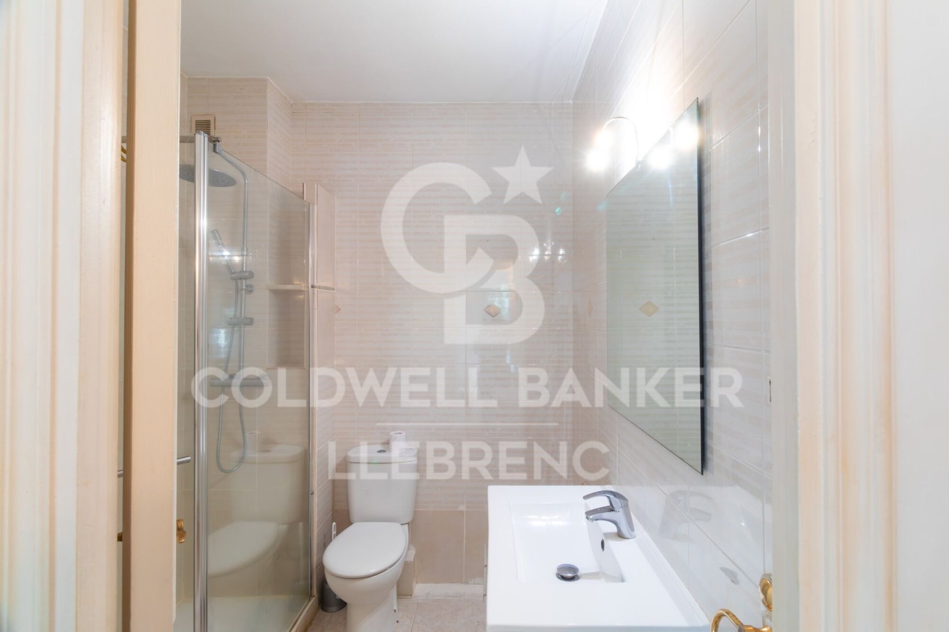 Huoneisto Barcelona, Espanja 2 makuuhuonetta, 70 m2 No. 178405