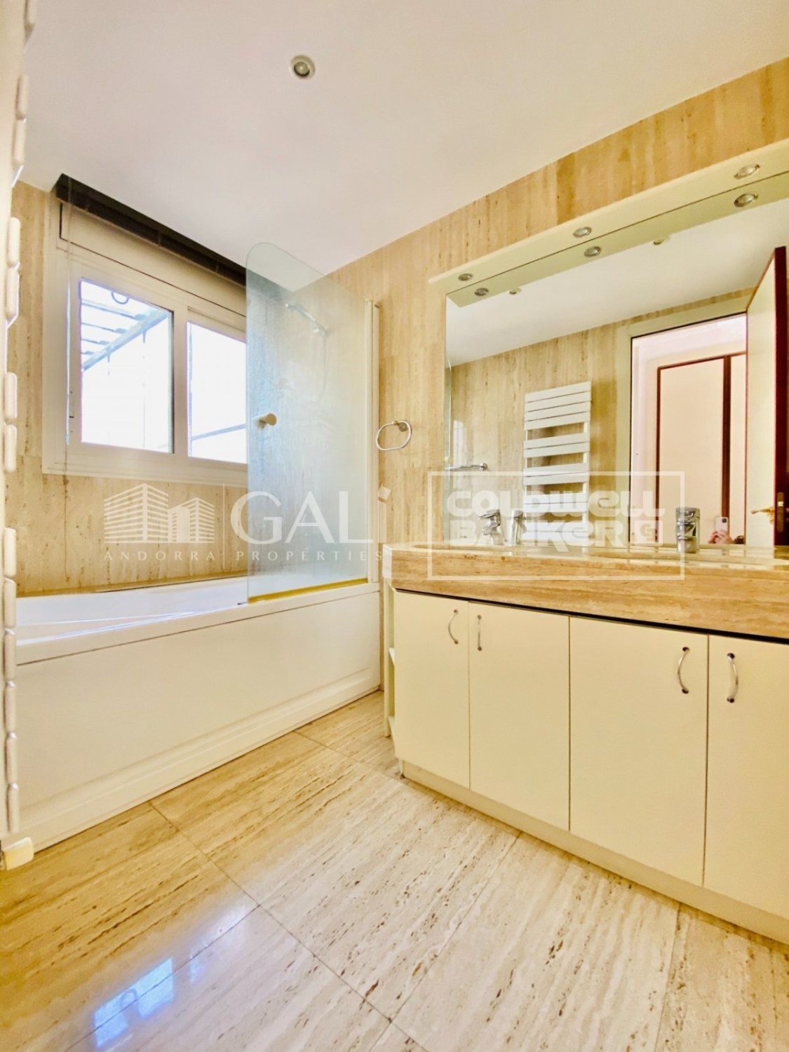 Penthouse à Principado De Andorra (Ninguna Poblacion Tiene C.P.), Lleida, Espagne 4 chambres, 192 m2 No. 178409