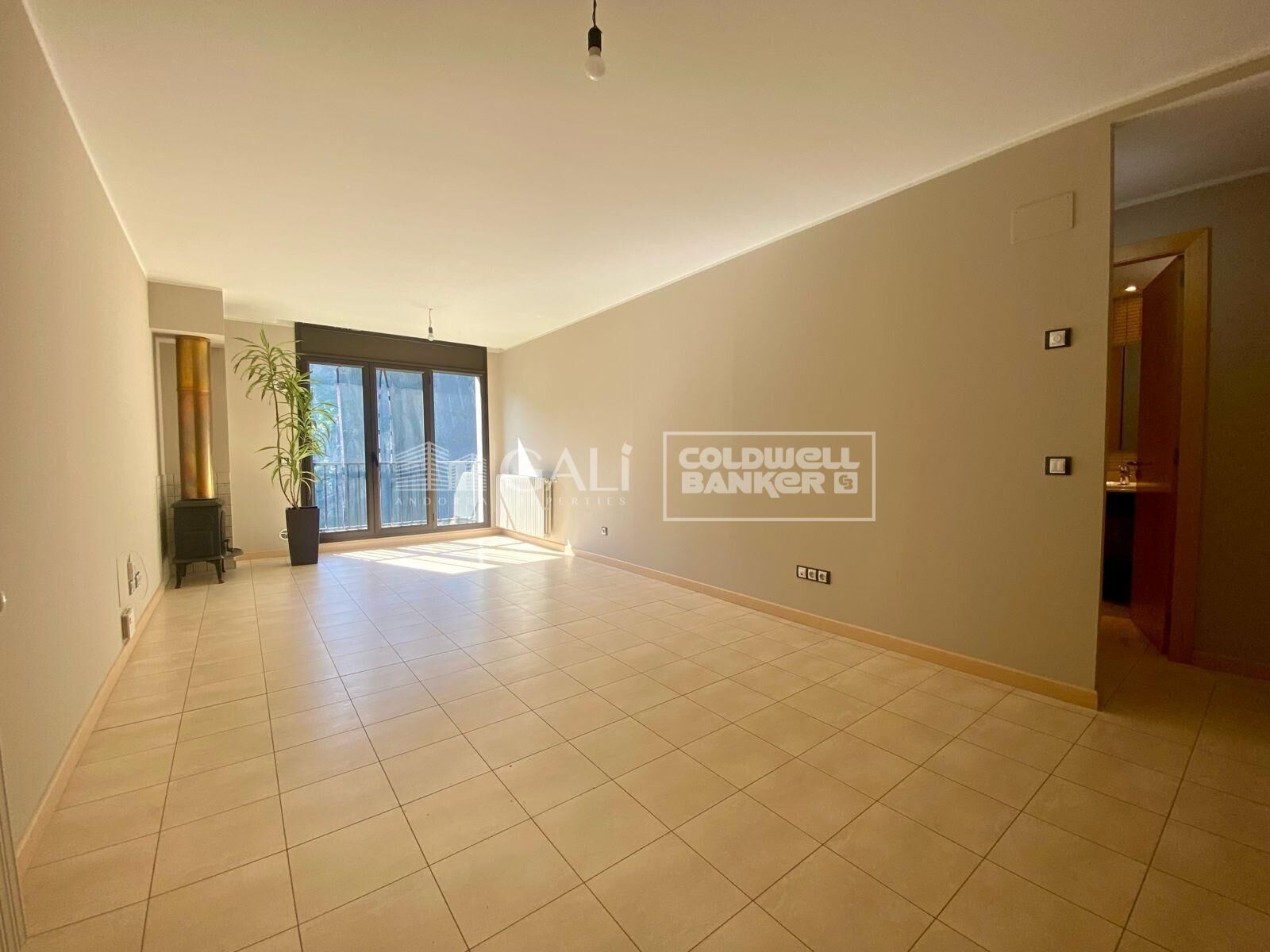 Apartment à Principado De Andorra (Ninguna Poblacion Tiene C.P.), Lleida, Espagne 2 chambres, 73 m2 No. 178408