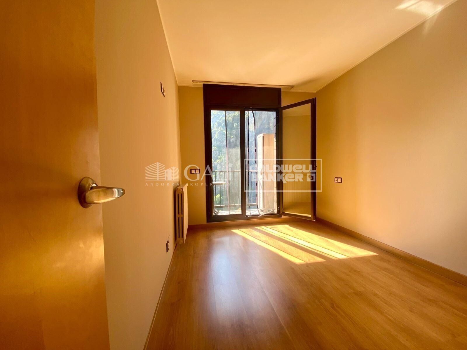 Apartment à Principado De Andorra (Ninguna Poblacion Tiene C.P.), Lleida, Espagne 2 chambres, 73 m2 No. 178408